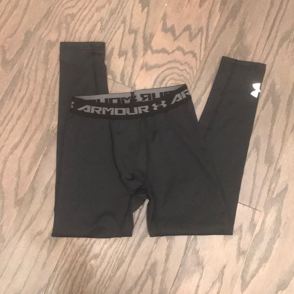 Under Armour YMD fitted cold gear NWOT